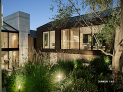 2555 La Mesa