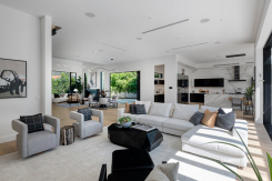 6312 Mirror Lake Dr